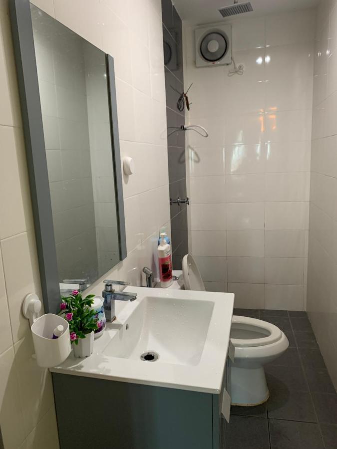 Kb Wakaf Che Yeh Apartment Кота-Бару Экстерьер фото